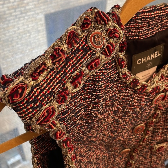 Spring Chanel Suit size 2 - Picture 2 of 11